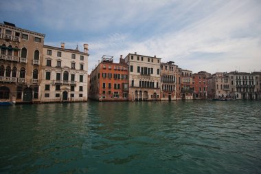 Kanalları ve Venedik sokaklarında