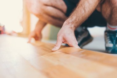 Yeni apartman yenileme işleri - döşeme - parke döşeme