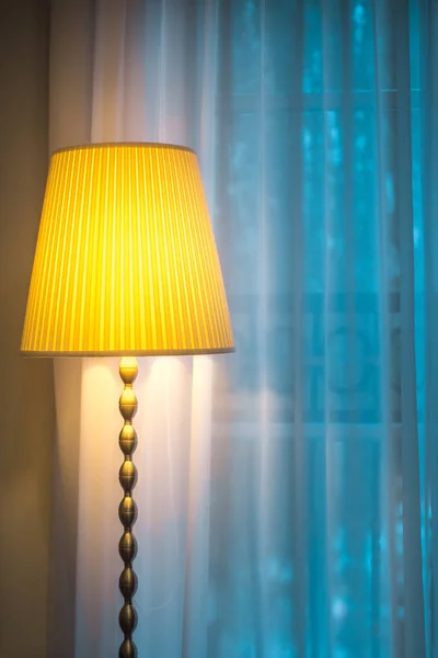 Ein Gemütlicher Ort Hause Ein Buch Lesen Eine Lampe Fenster — Stockfoto