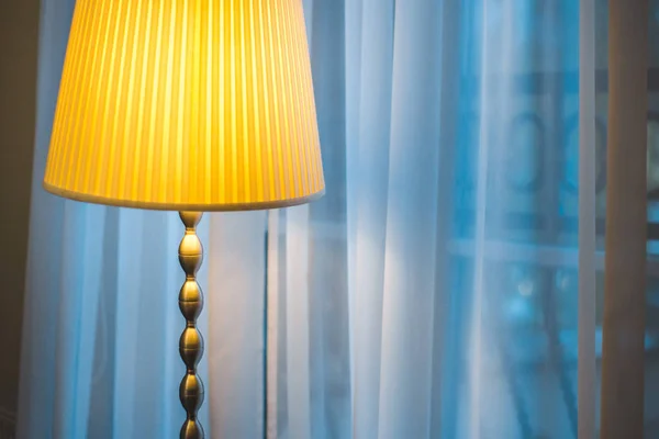 Ein Gemütlicher Ort Hause Ein Buch Lesen Eine Lampe Fenster — Stockfoto