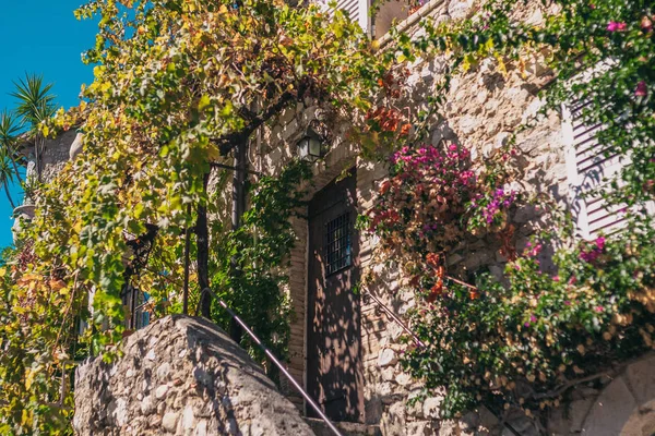 Старое Каменное Здание Деревянными Ставнями Средиземноморская Архитектура — стоковое фото