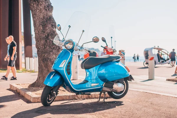 Niza Provenza Francia Septiembre 2018 Hermosa Scooter Azul Paseo Marítimo — Foto de Stock