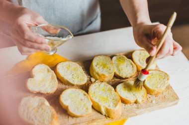 Ev hanımlarının aperatifleri - tapas ve sandviçler - ev yemeklerini hazırladıkları yer.