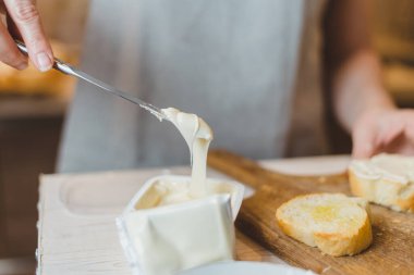 Ev hanımlarının aperatifleri - tapas ve sandviçler - ev yemeklerini hazırladıkları yer.