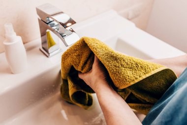 Kişisel hijyen - ellerini sabunla yıkamak - katı antibakteriyel sabun ve sıcak su