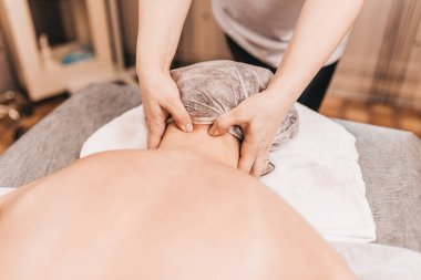 Miyofasyal tetikleme noktası - baş ve boyun ağrısı - kafa ve boyun kemer kası - tetik noktalarına masaj