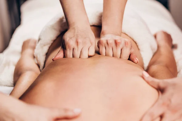 Doppelte Rückenmassage Salon Vierhändige Massage — Stockfoto
