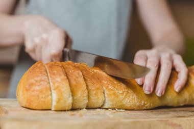 Taze Çıtır Beyaz Buğday Ekmeği - Dişi Elleri Dilimleyen Ekmeğin Kapanışı