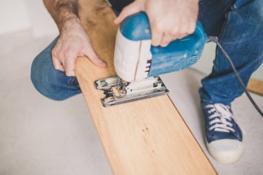 Evde-kendin-yap-lamine kurulum - ev sanatçısı