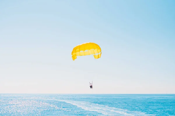 Parseiling Landung Auf Dem Wasser — Stockfoto