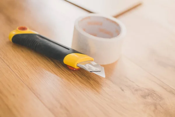 Gereedschap Voor Het Leggen Van Laminaat Vierkant Potlood Mes Decoupeerzaag — Stockfoto