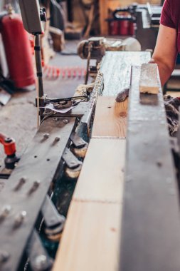 Tedavi ve yapıştırılmış bar - kereste fabrikası - Yapıştırılmış kereste üretiminin elle birleştirilmesi için üretim hattı
