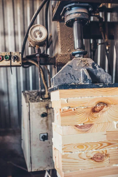 Industrial Press Glued Timber High Pressure Sawmill Production Glued Laminated — Stock Photo, Image