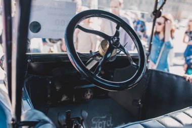 Minsk, Belarus - 18 Mayıs 2019: Eski model Ford sergi ve geçit törenleri