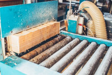 Tahta kereste yapıştırmak için çivi yapmak - ahşap mobilya üretimi