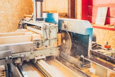 Dairesel testereli güçlü testere makinesi - endüstriyel üretim