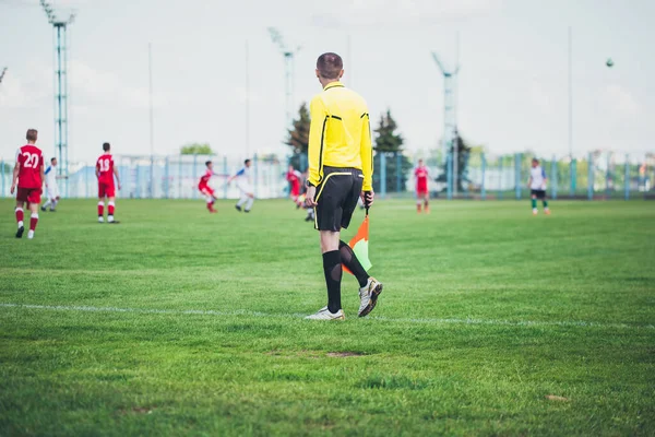 Minsk Bielorrusia Mayo 2019 Hombre Línea Del Fútbol Sigue Cerca — Foto de Stock