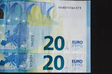 Döşeme lamine kaplı Tarkett Woodstock beyaz Sherwood meşesi.