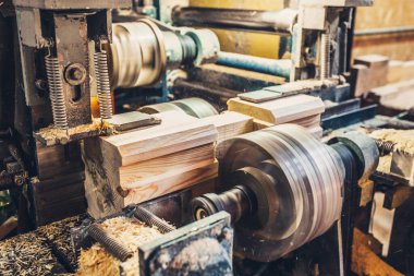 Endüstriyel makinenin tehlikeli hareketli parçaları - hareket bulanıklığı