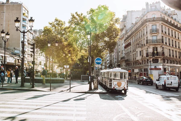 Paříž Francie Října 2019 Klišé Boulevard Paříži Jasného Slunečného Dne — Stock fotografie