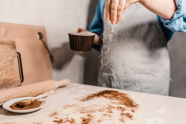 Roll Tésztát Egy Cookie Készítő Asztal Otthoni Rusztikus Konyha Főzés — Stock Fotó