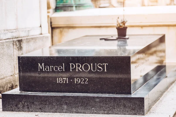 Download Marcel Proust Grave PNG