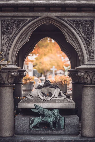 Paris France October 2019 Pere Lachaise Beautiful Graceful Stone Crypts — Stock Photo, Image