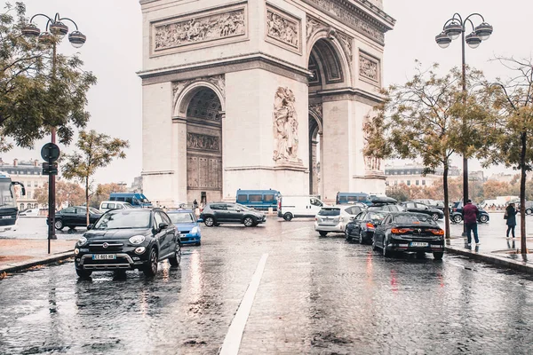 Paris France October 2019 Ενεργή Κυκλοφορία Αυτοκινήτων Στην Πλατεία Charles — Φωτογραφία Αρχείου