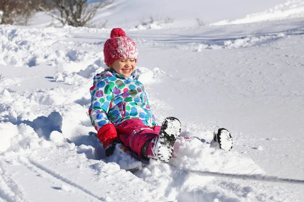Kid in wintertijd — Stockfoto