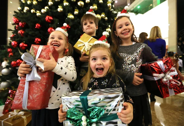 Companhia engraçada do Natal — Fotografia de Stock