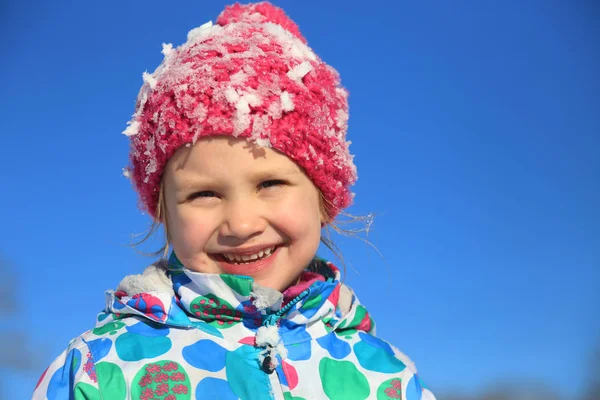 Kid in wintertijd — Stockfoto