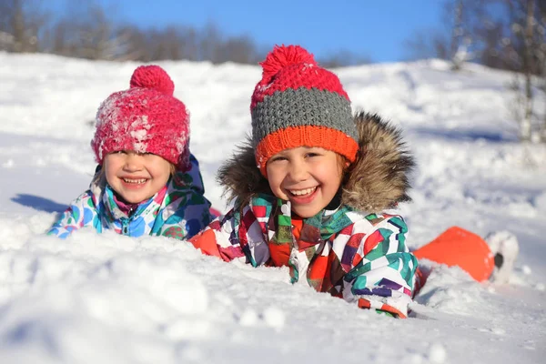 Bambini in inverno — Foto Stock