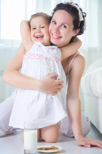 Little  girl with mother — Stock Photo, Image
