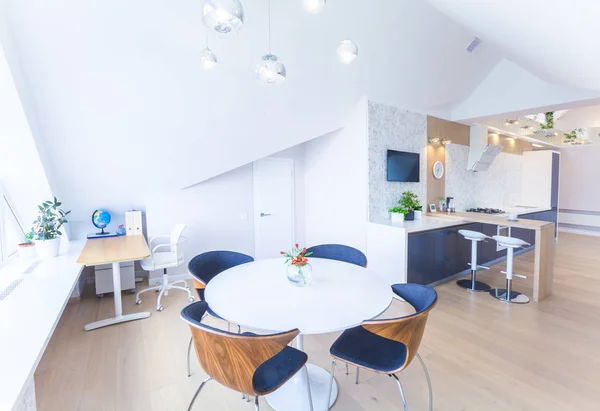 Moderne interieur groot appartement — Stockfoto