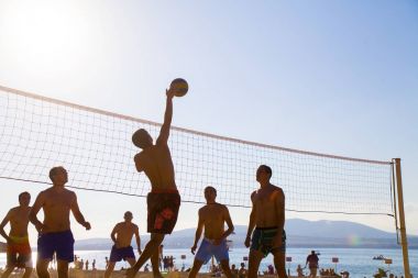 Plajda voleybol