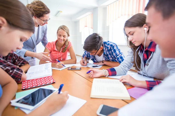 Les in school — Stockfoto