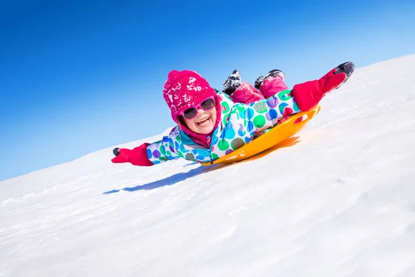 Kid in wintertijd — Stockfoto