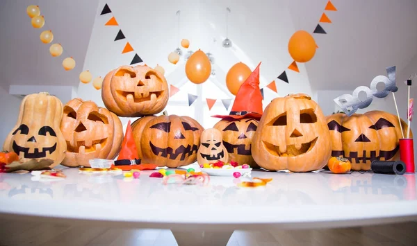 Skrämmande halloween-pumpor — Stockfoto