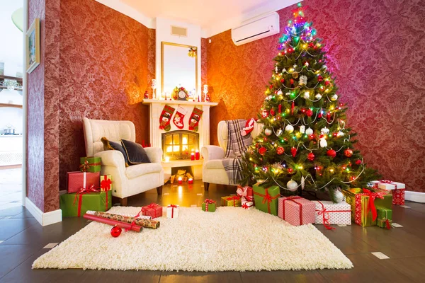 Hediyeli Noel ağacı