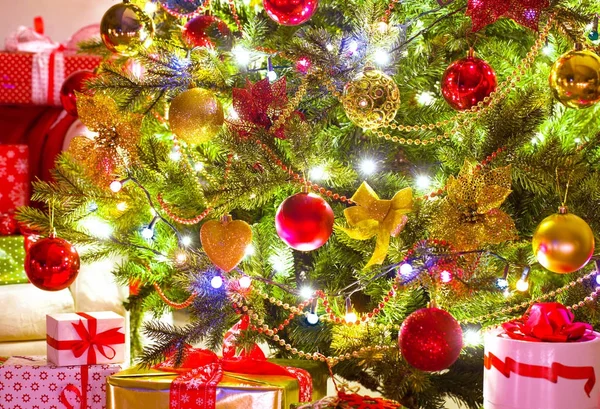 Albero di Natale decorato — Foto Stock