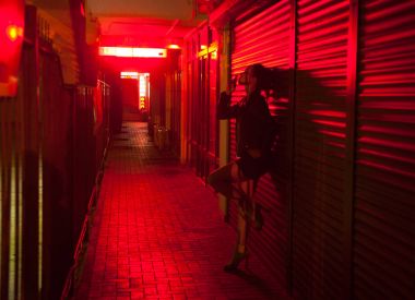 kırmızı ışık sokak