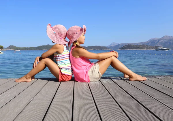 Little Girls Sitting Beach Sunbathe Sun — Stock Photo, Image