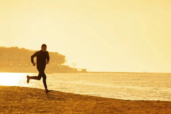 Correndo na praia — Fotografia de Stock