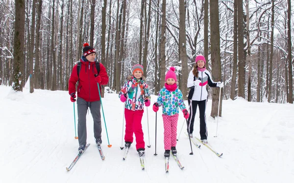 Family at the ski resort — Stock Photo, Image