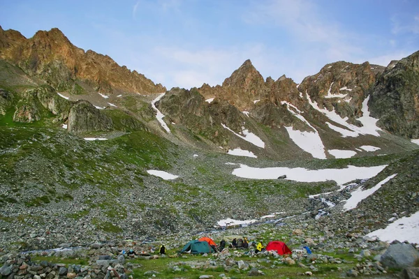 karlı dağlarda alpinizm