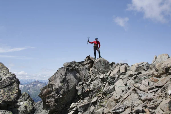 Alpinismo em altas montanhas — Fotografia de Stock