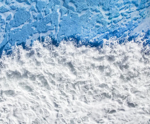 嵐の中の海の泡の美しいフォーム — ストック写真