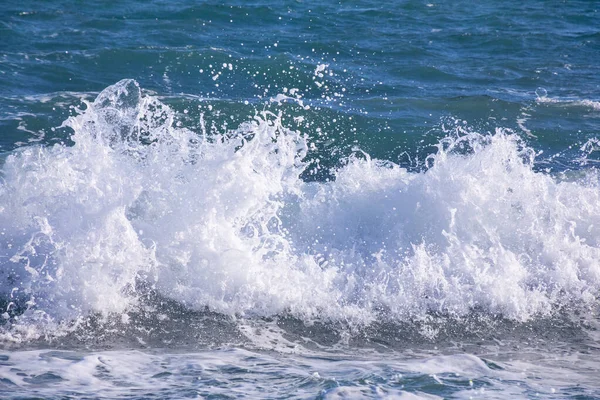 Mooie Vormen Van Zee Schuim Tijdens Een Storm — Stockfoto