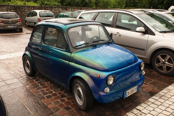 Вид на Fiat Cinquecento — стокове фото
