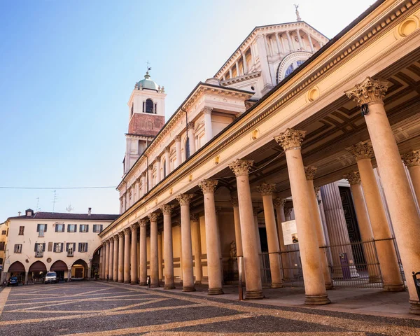 Vista da Catedral de Novara — Fotografia de Stock